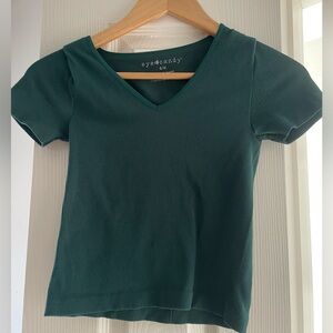 Ribbed V neck shirt